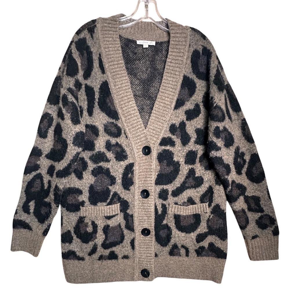 Allison Joy Leopard Print Cardigan Sweater Women's Large Button Front Cozy Knit‎